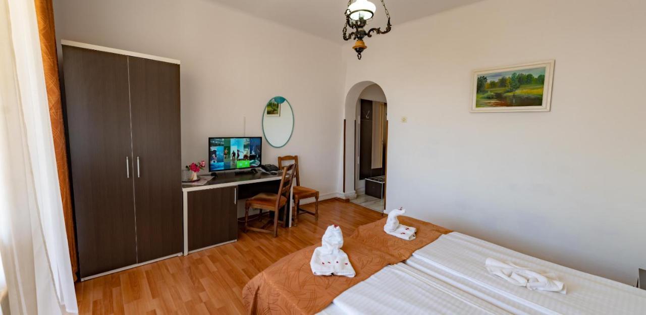 Hotel Turist Pucioasa Esterno foto