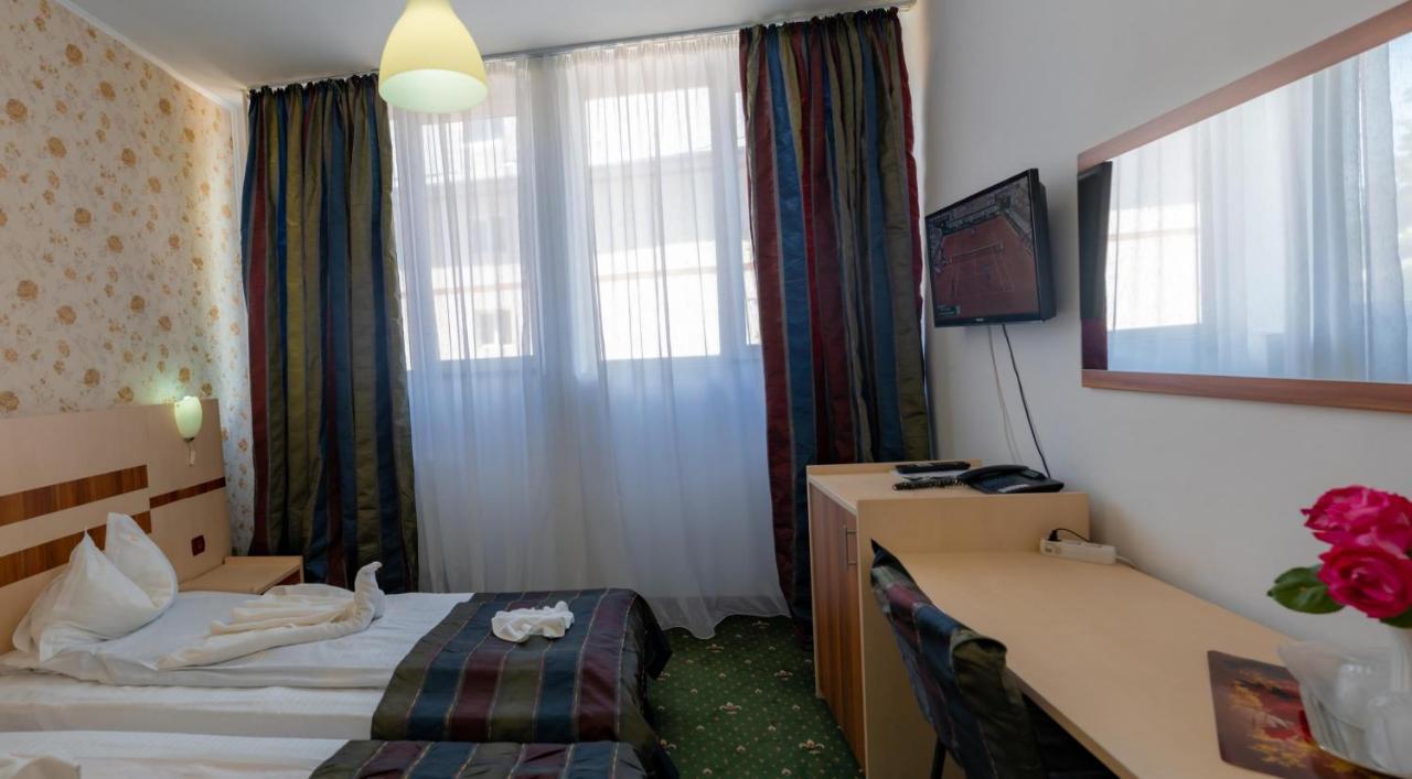 Hotel Turist Pucioasa Esterno foto