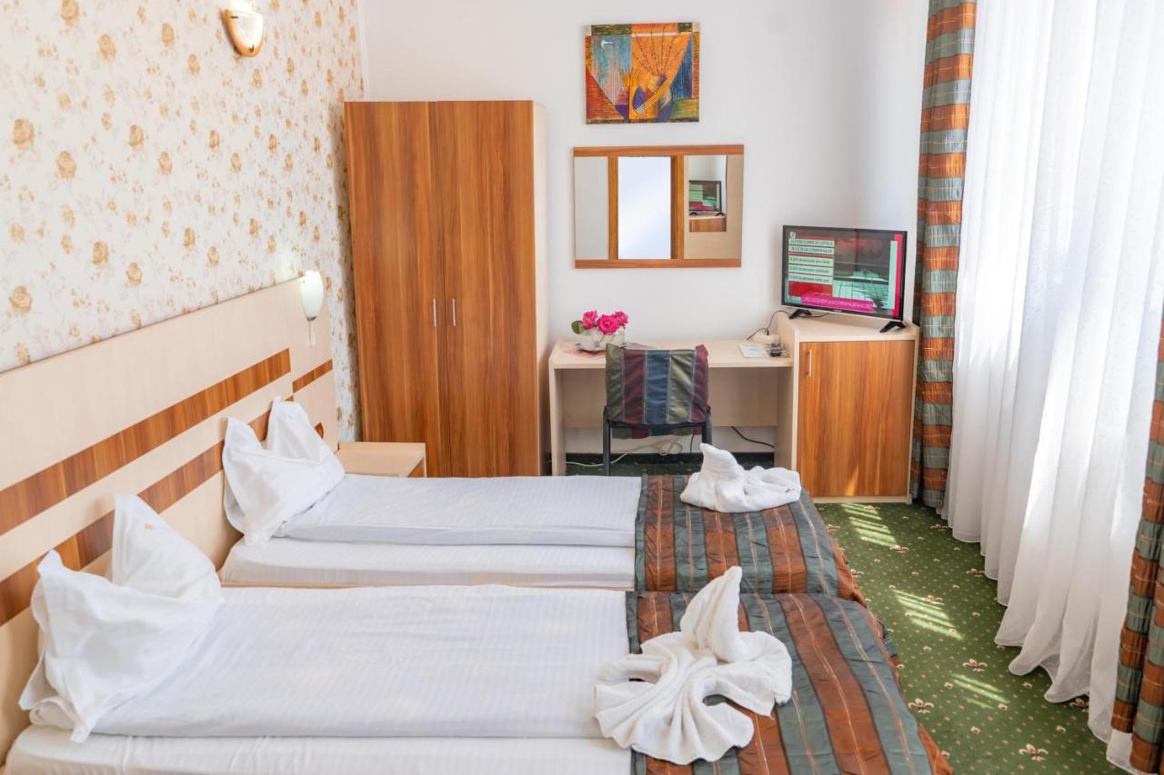 Hotel Turist Pucioasa Esterno foto
