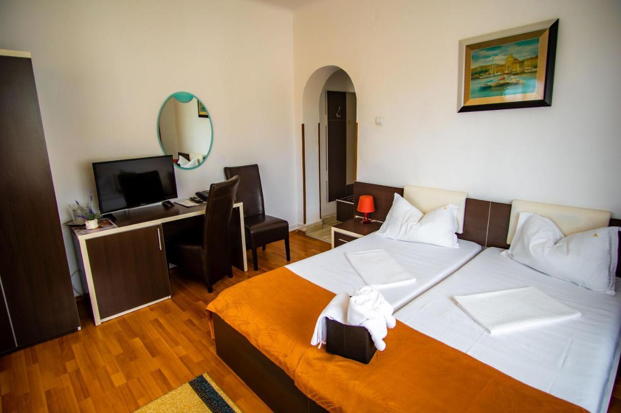 Hotel Turist Pucioasa Esterno foto