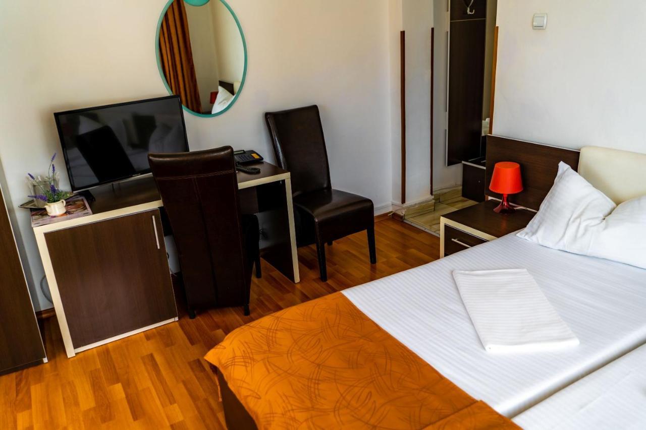 Hotel Turist Pucioasa Esterno foto