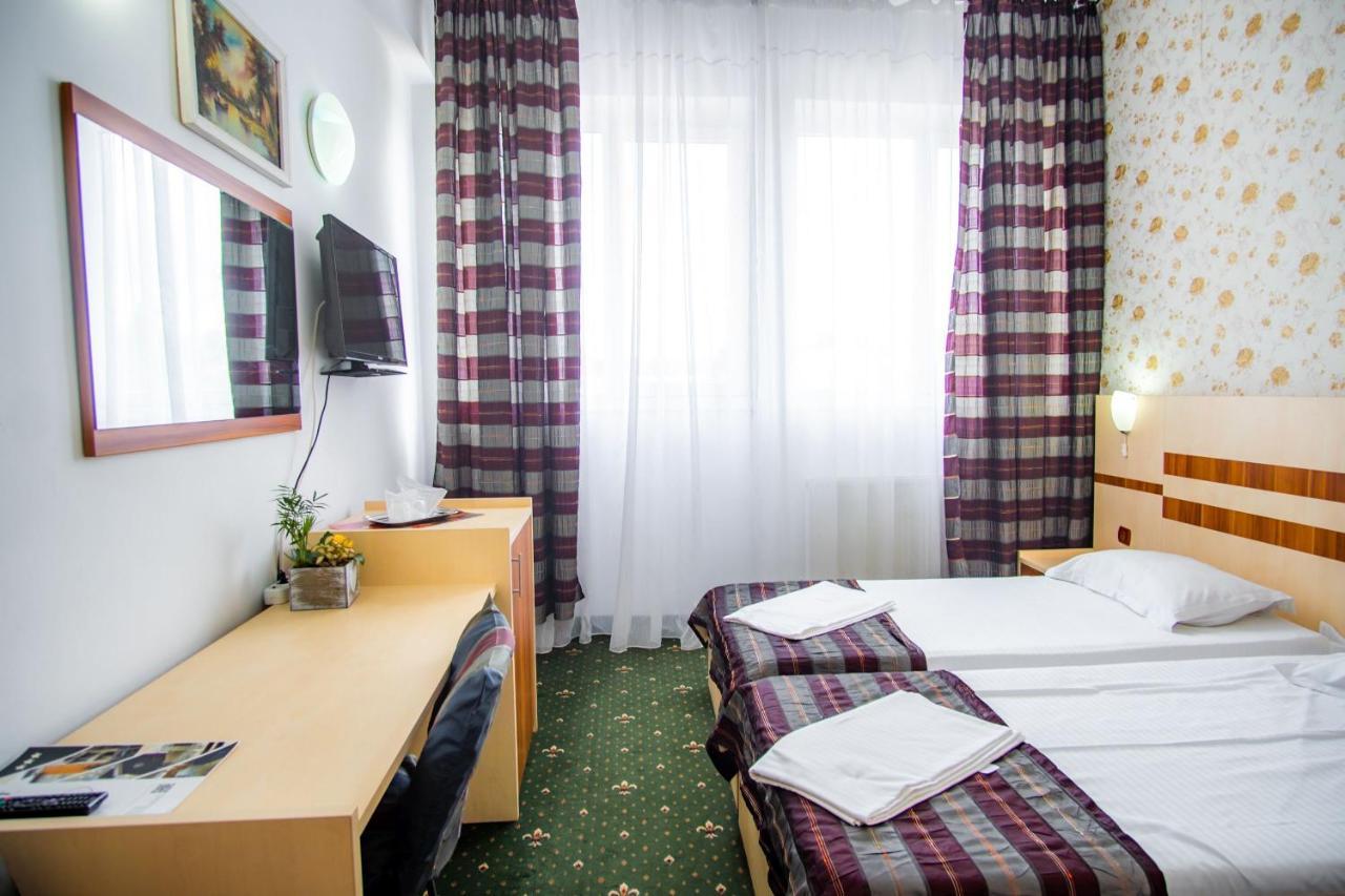 Hotel Turist Pucioasa Esterno foto