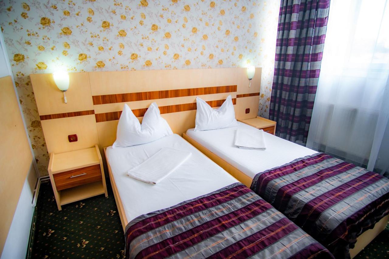 Hotel Turist Pucioasa Esterno foto