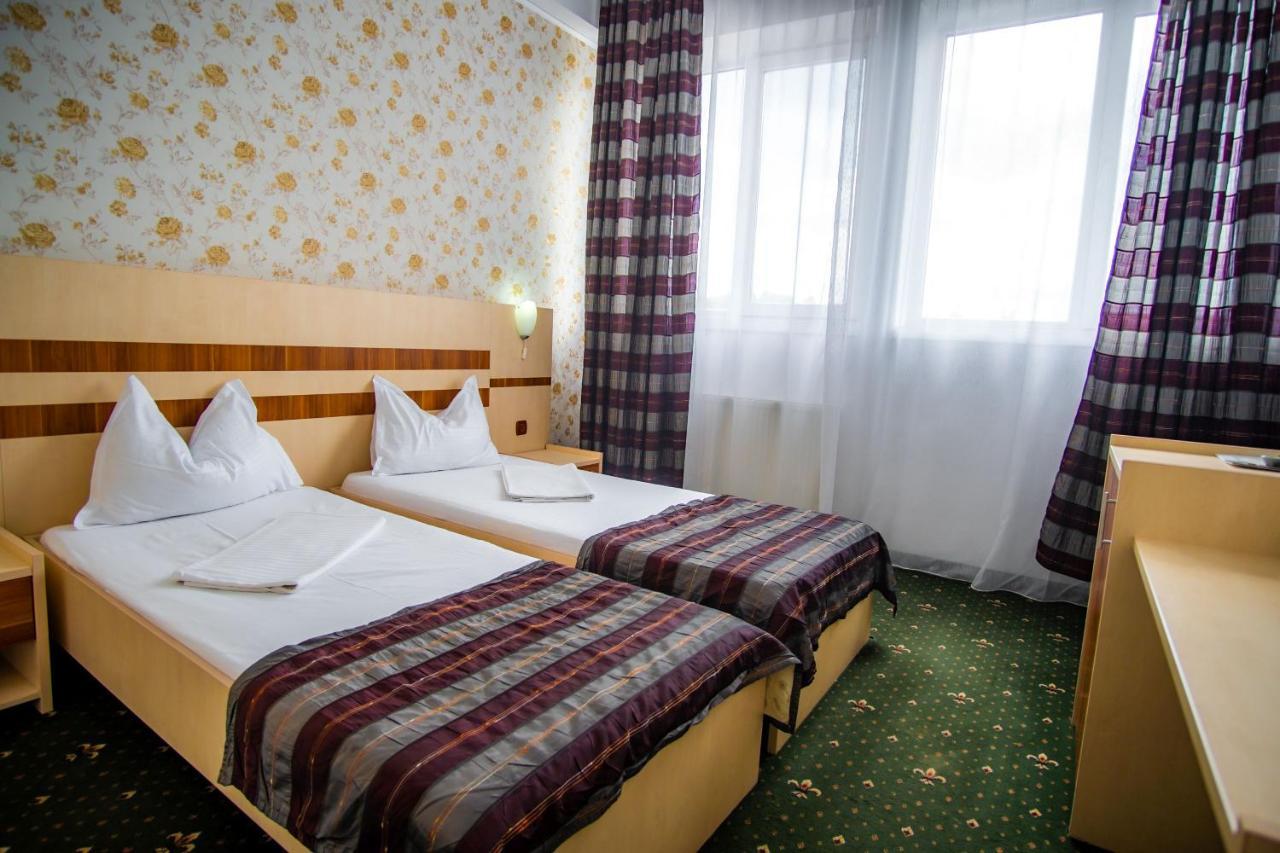 Hotel Turist Pucioasa Esterno foto