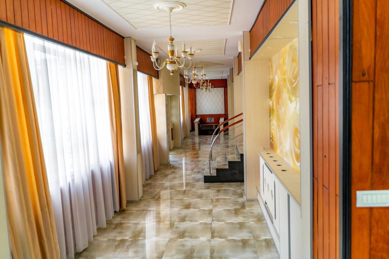 Hotel Turist Pucioasa Esterno foto
