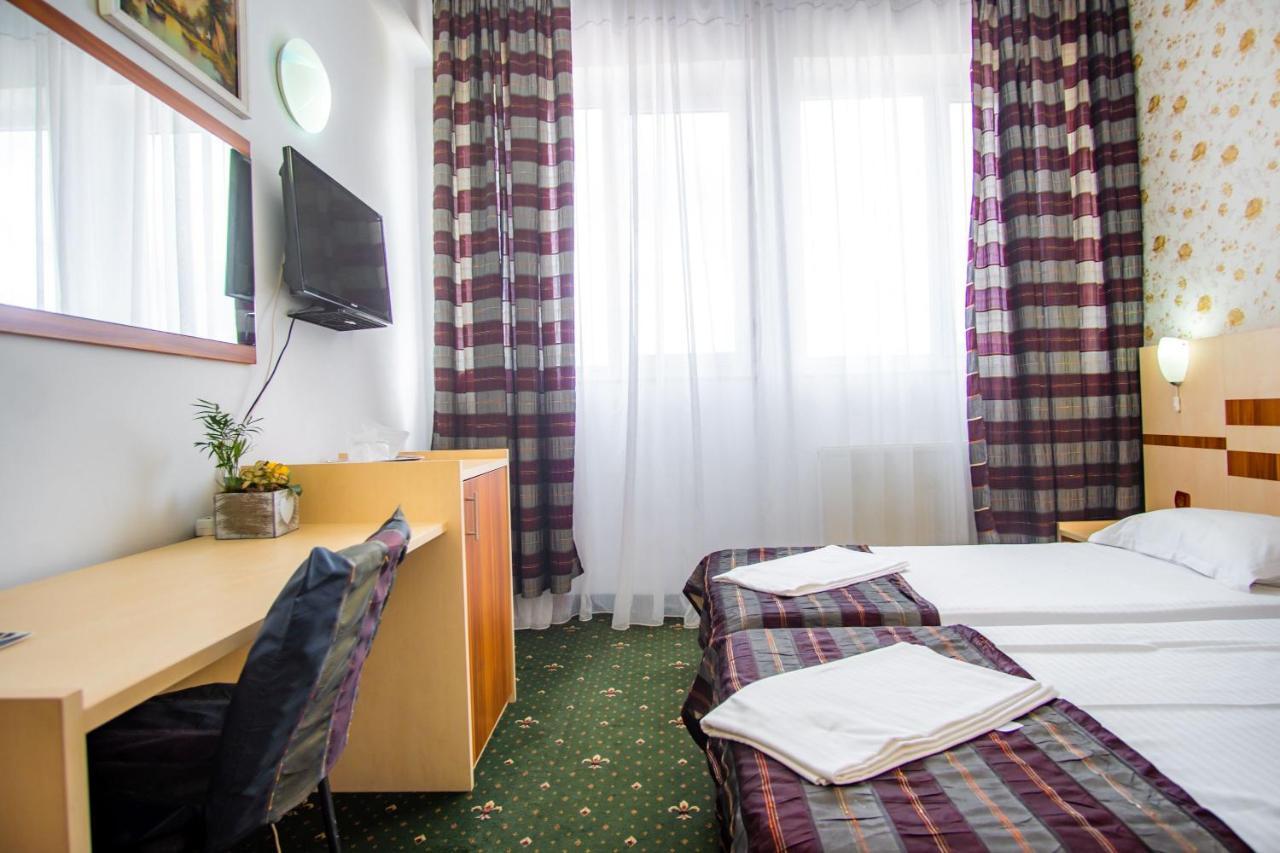 Hotel Turist Pucioasa Esterno foto