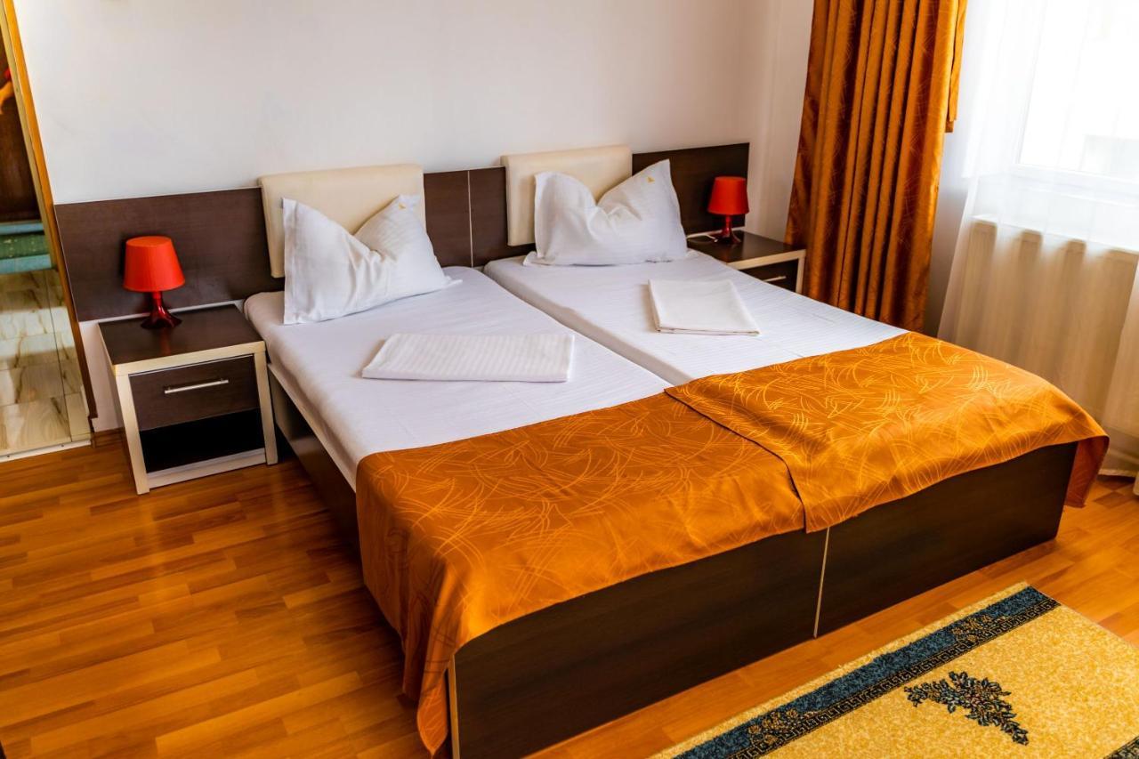 Hotel Turist Pucioasa Esterno foto