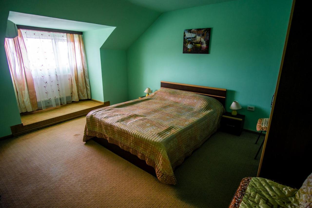 Hotel Turist Pucioasa Esterno foto