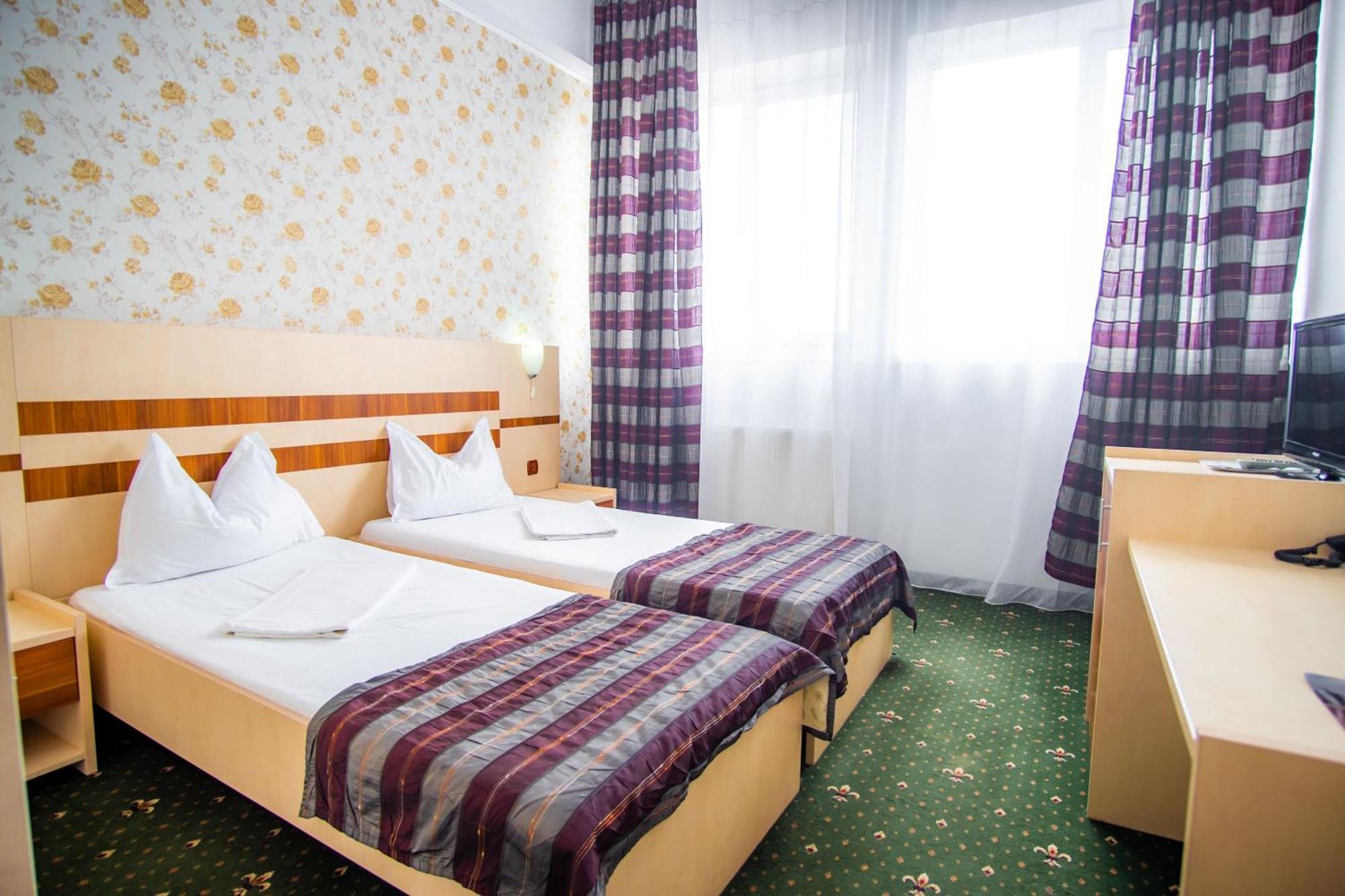 Hotel Turist Pucioasa Esterno foto