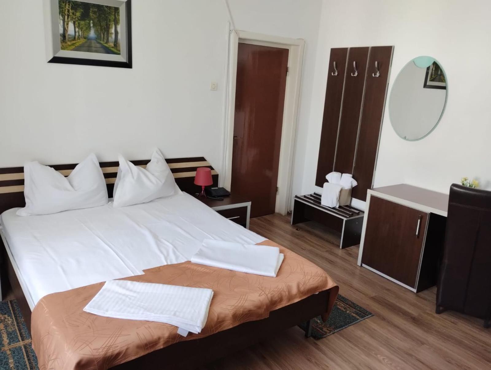 Hotel Turist Pucioasa Esterno foto