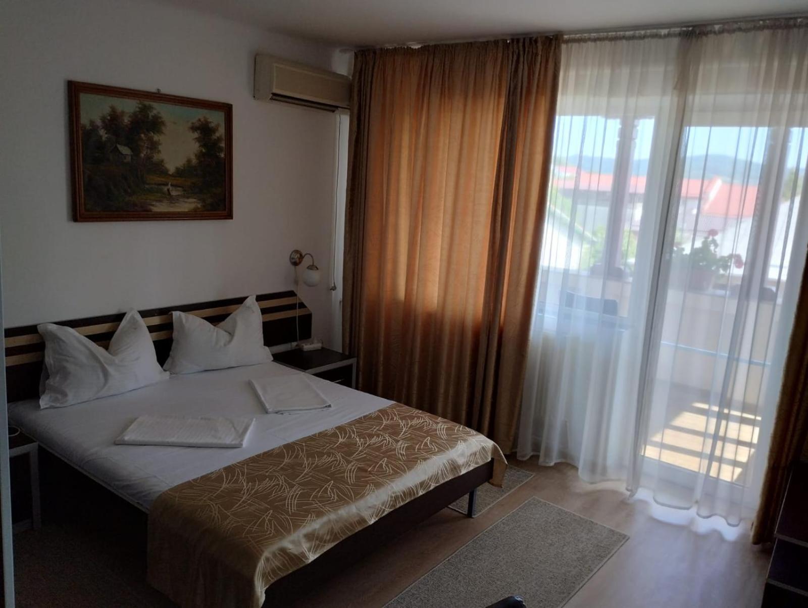 Hotel Turist Pucioasa Esterno foto
